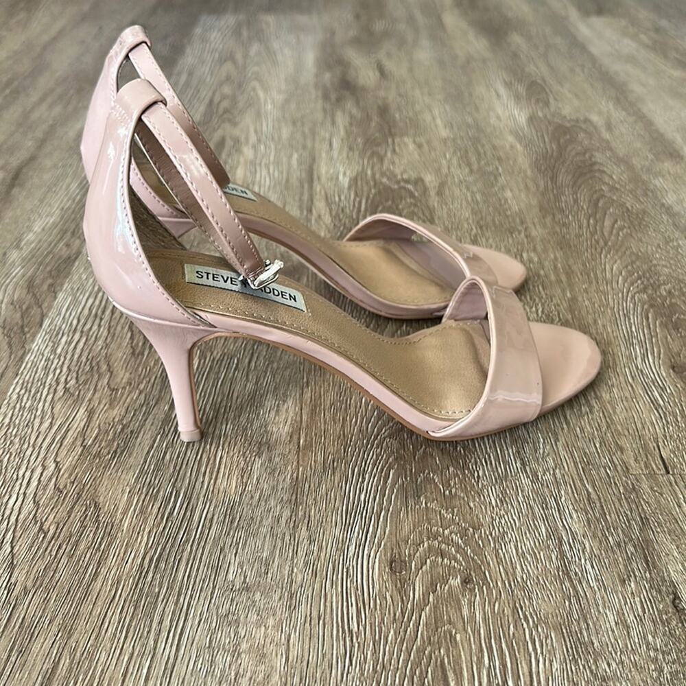 Steve Madden Fantsie Open Toe Sandals Nude Size 9.5 Cushioned